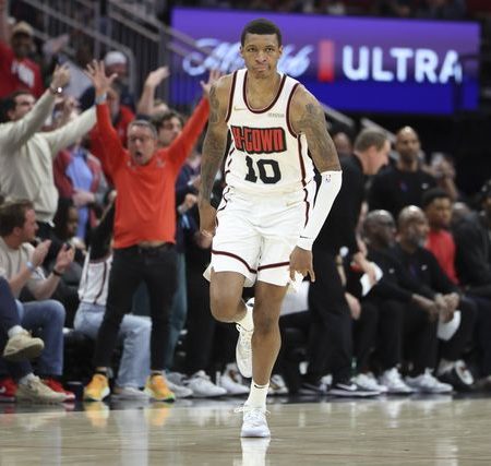 1.22億續約！史密斯練成肌肉人，火箭高層力挺探花未來前景