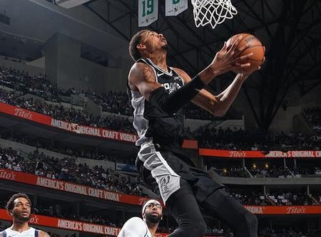 文班亞馬40分零失誤封神之戰：八個月歸來，他已進化成完全體