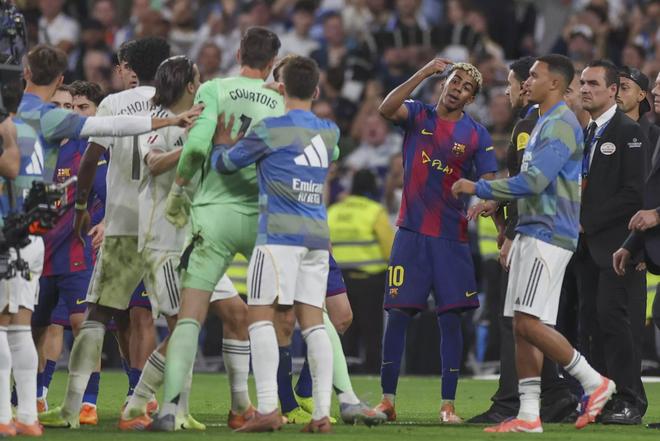 記者怒斥雙重標準：亞馬爾被罵滿天飛，皇馬球員非法影片案卻無人問津