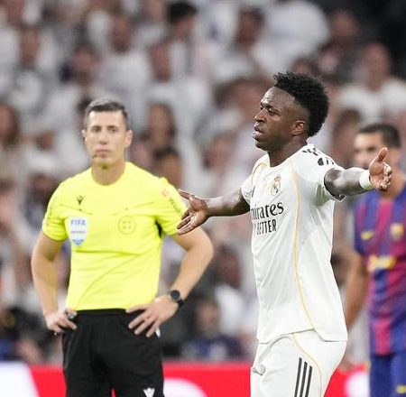 維尼修斯不滿被換下！皇馬贏球背後的暗湧與隱憂