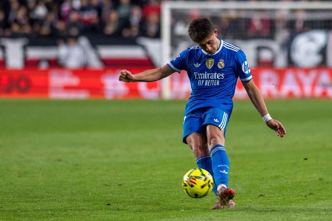 曼城8800萬鎊撬動皇馬！瓜帥欽點 20 歲天才居萊爾