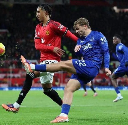 兩翼齊廢！曼聯首發短板暴露　阿莫林冬窗急需補強