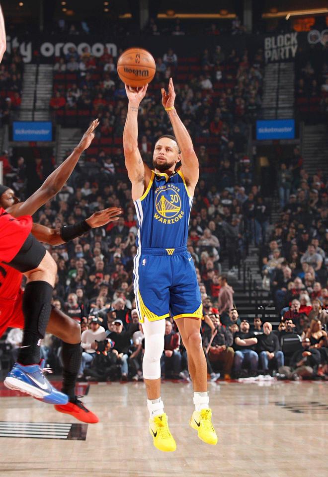 開拓者賽季三殺勇士止住三連敗　庫里12記三分空砍48分仍難救主