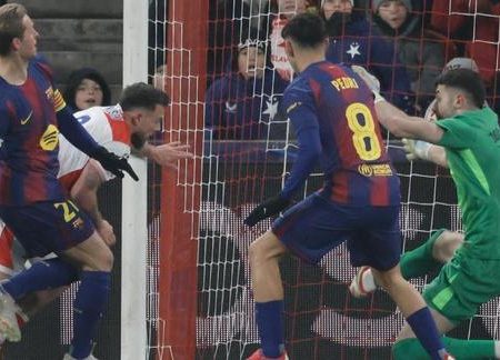 歐冠防線全面告急：巴塞隆拿7戰失13球，跨賽季連續10場